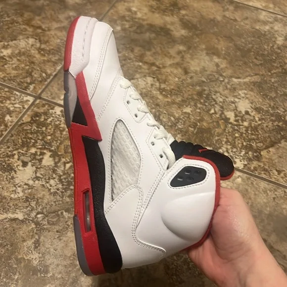 Air Jordan 5 ‘Fire Red’ (2013)